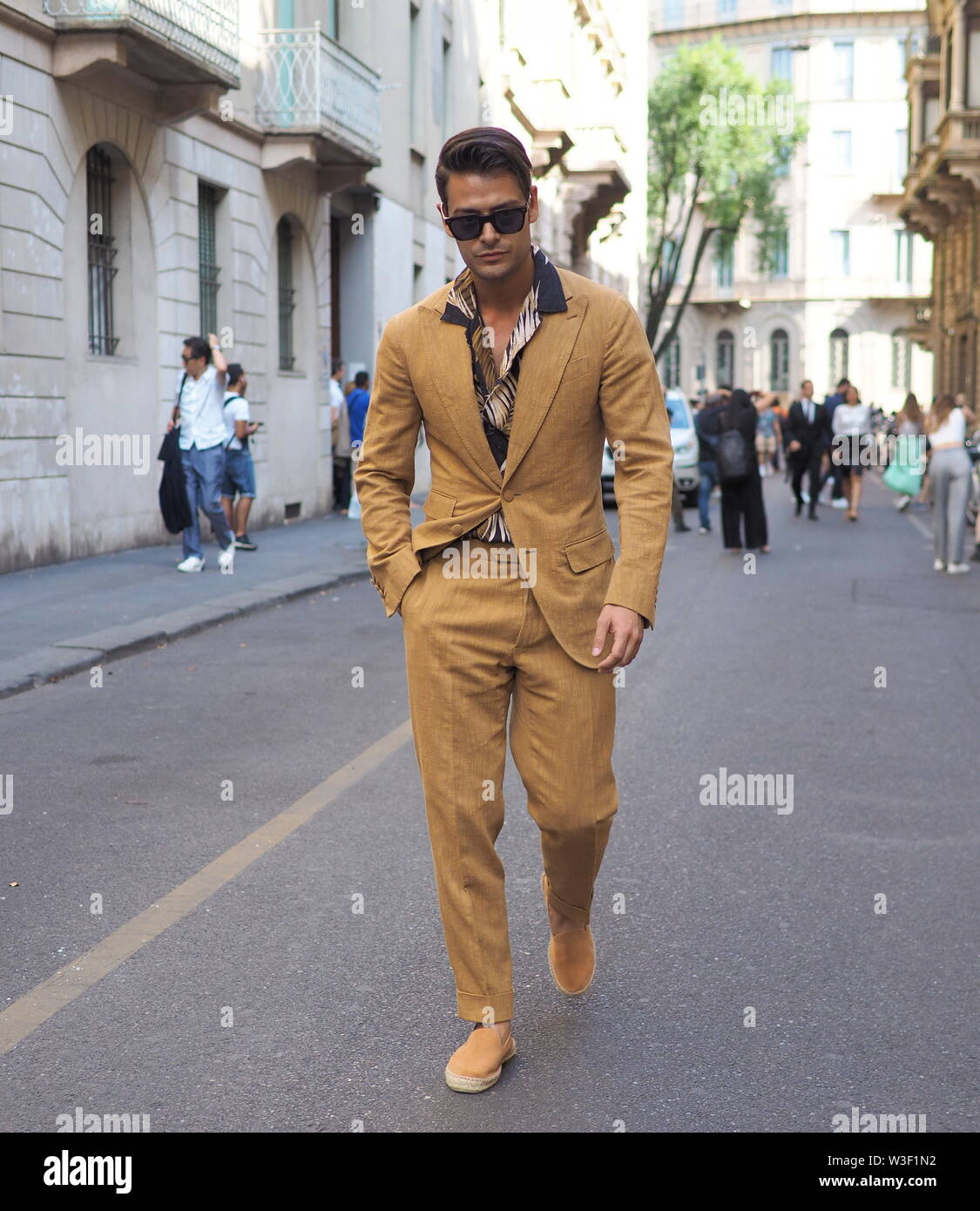 Milán, Italia: 17 junio de 2019: Frank Gallucci street style después Armani Fashion show durante la semana de la moda de Milán en 2019/2020 Fotografía de stock - Alamy