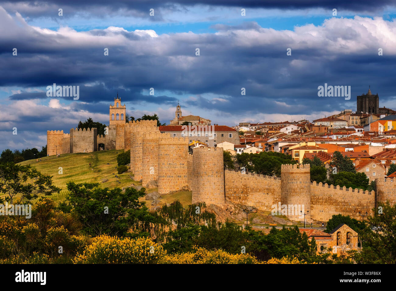 Paredes monumental medieval, Sitio del Patrimonio Mundial de la UNESCO. La ciudad de Ávila. Castilla y León, España Europa Foto de stock