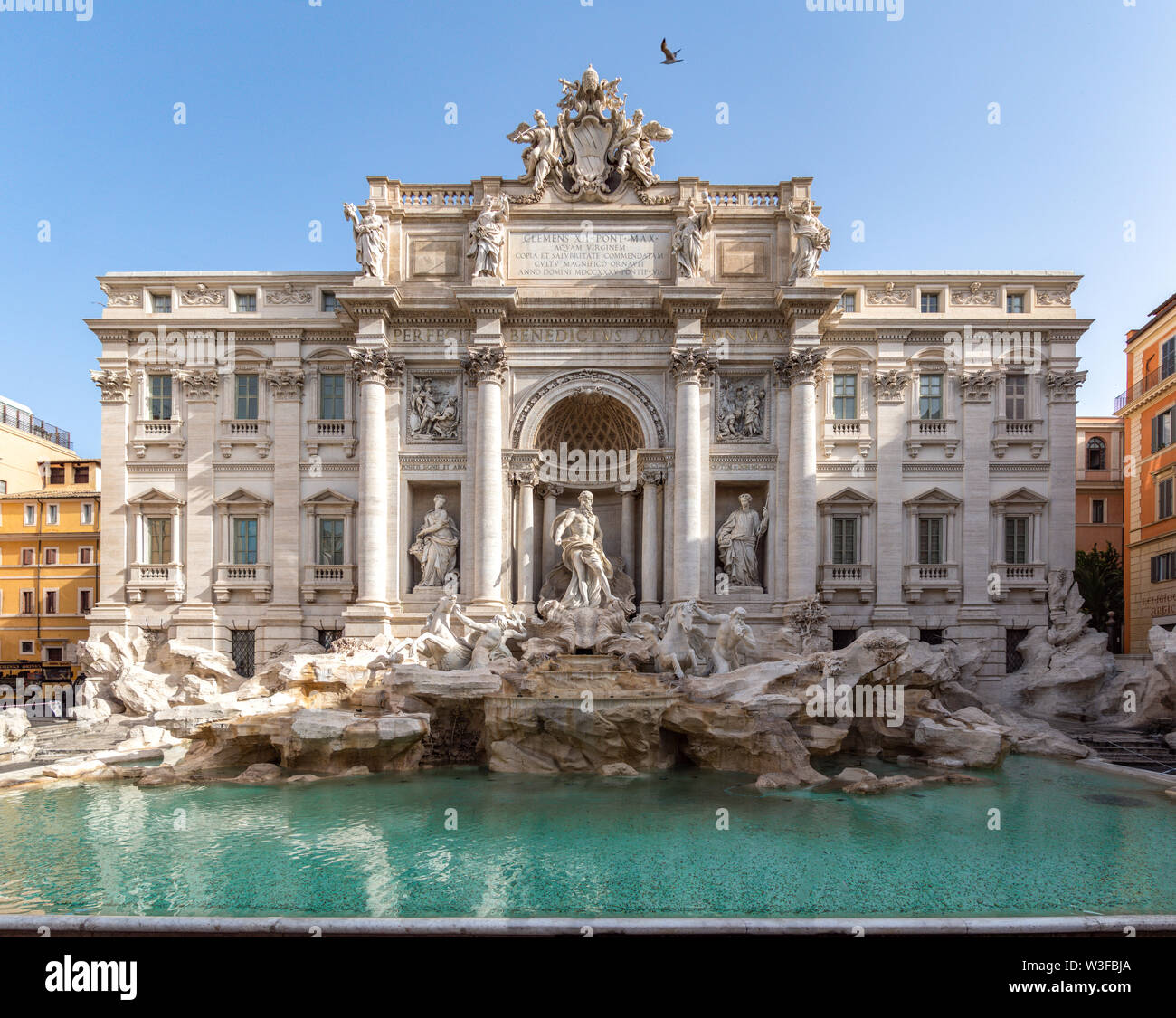 La fontana de Trevi, temprano en la mañana - Roma, Italia Foto de stock