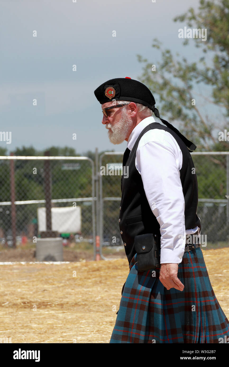 Littleton, Colorado - Julio 13, 2019: un hombre vestido con ropa  tradicional irlandés en el Festival Irlandés de Colorado Fotografía de  stock - Alamy