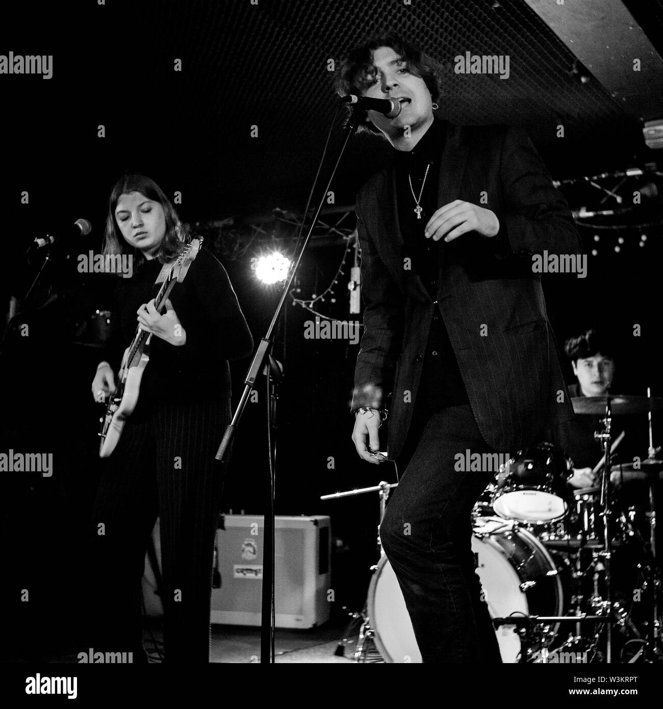 Conor Collingwood cantante con parejas banda londinense, Foto de stock