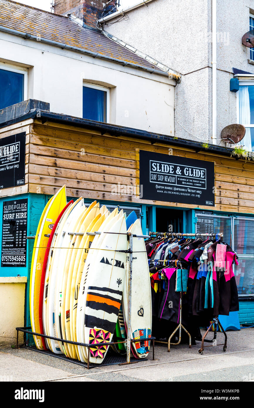 Tienda de Surf (diapositiva & Glide) en Newquay, Cornwall, Reino Unido Foto de stock