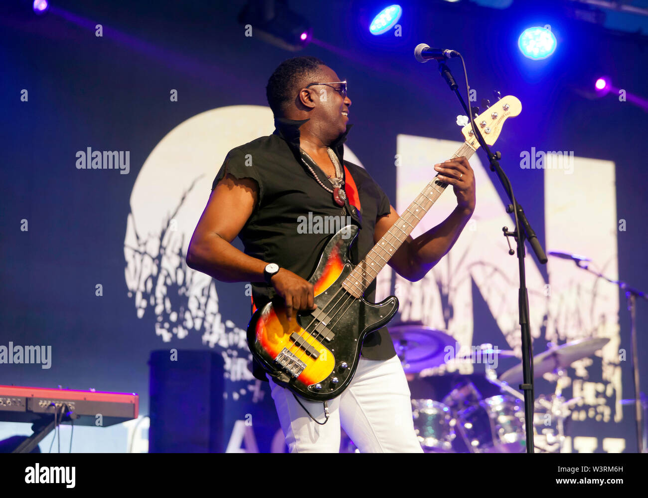 Andrew Levy Realizar Con Los Brand New Heavies En La Etapa 2 El Dia 2 Del Onblackheath Music Festival 19 Fotografia De Stock Alamy Andrew Levy Realizar Con Los Brand New Heavies En La Etapa 2 El Dia 2 Del Onblackheath Music Festival 19 Fotografia De Stock Alamy