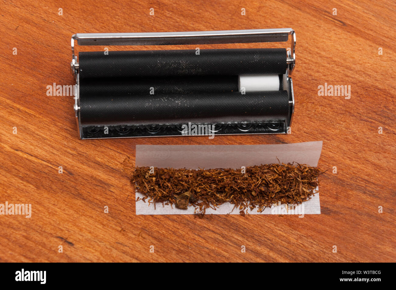 Tabaco para liar fotografías e imágenes de alta resolución - Alamy