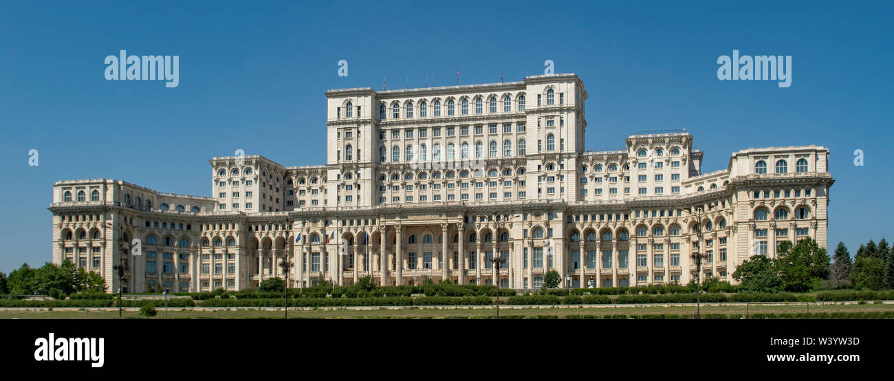Palacio del Parlamento, en Bucarest, Rumania Panorama Foto de stock