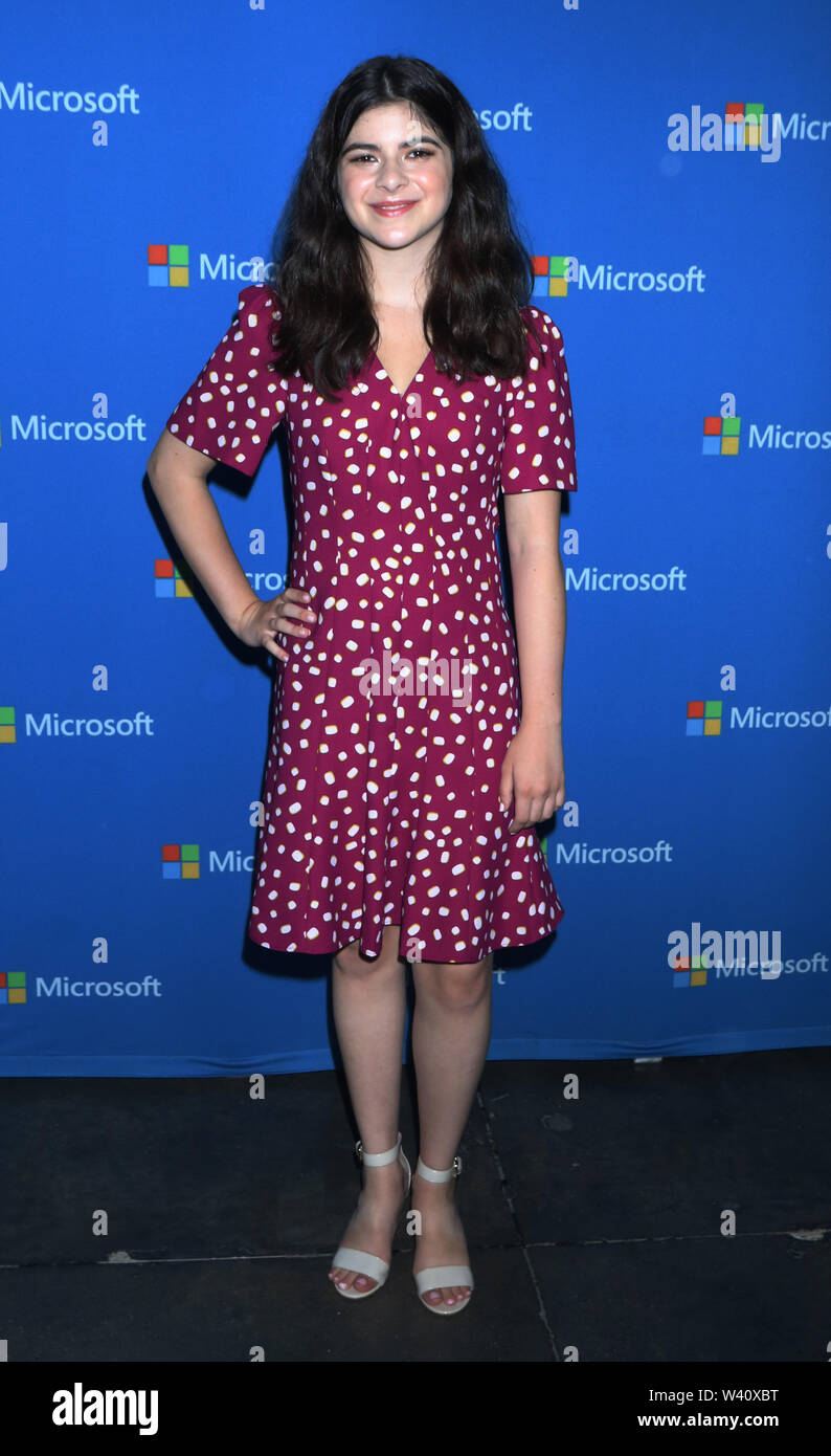 Nueva York Estados Unidos El 18 De Julio 19 Gabriella Pizzolo Aloja El Lanzamiento De Camp Saber Donde Los Campamentos En 5th Avenue Flagship Store De Microsoft En Nueva York El 18