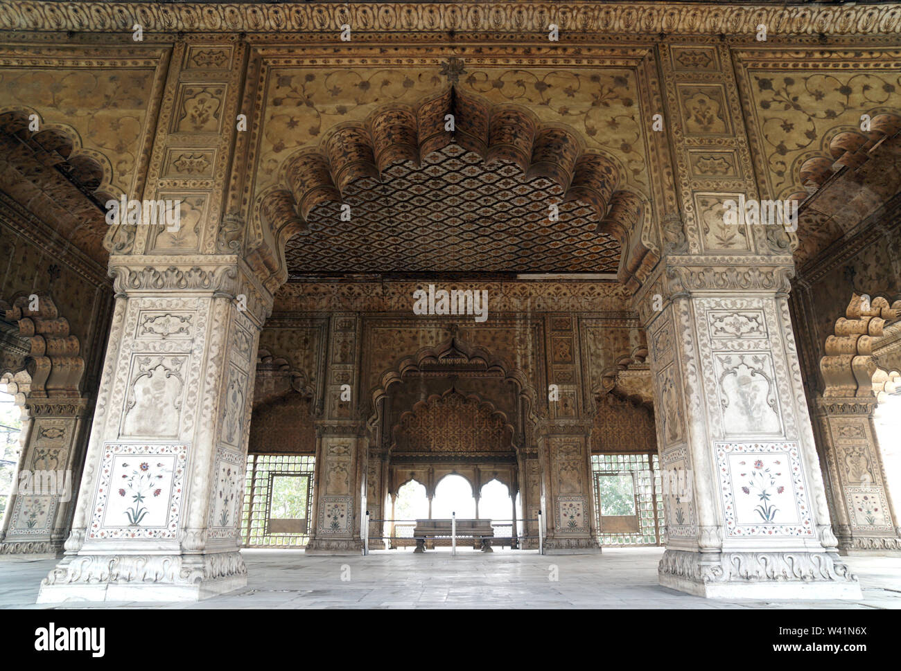 Vista interior del Diwan-i-Khas (hall de recepción), Red Fort, Delhi, India Foto de stock