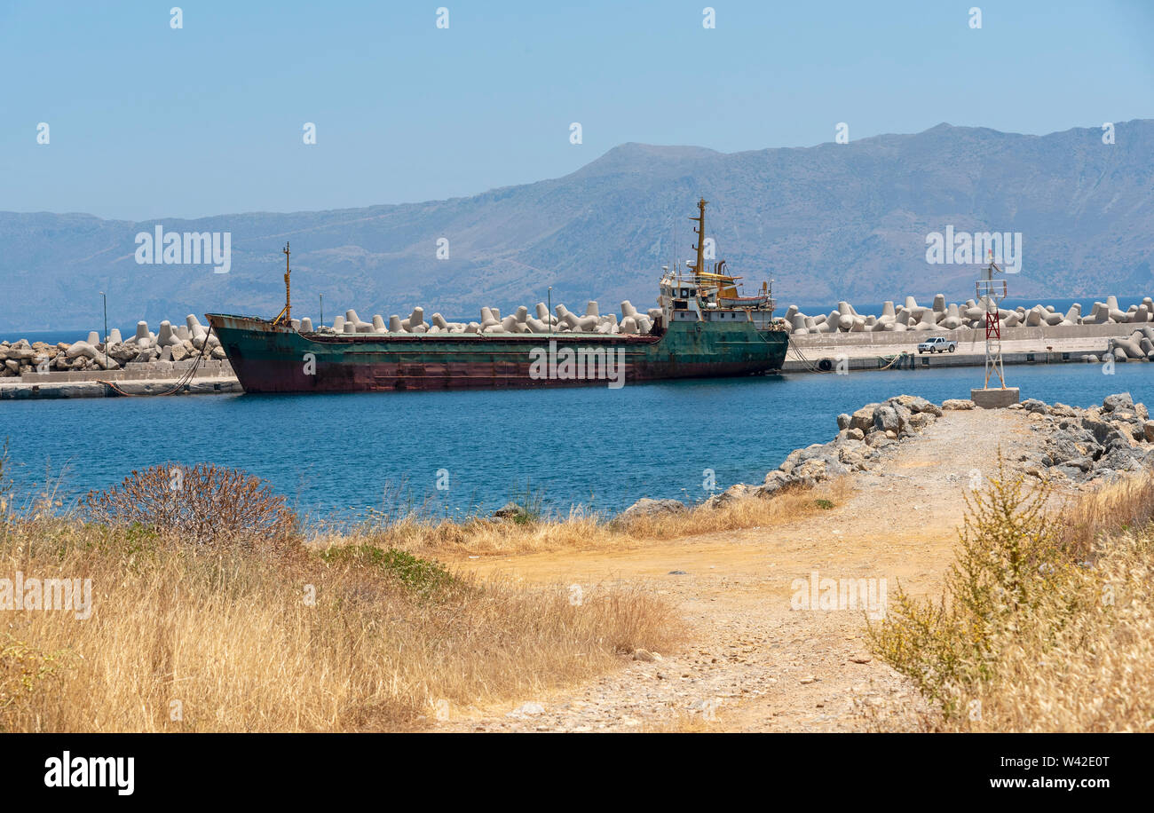 Puerto kissamos fotografías e imágenes de alta resolución - Alamy
