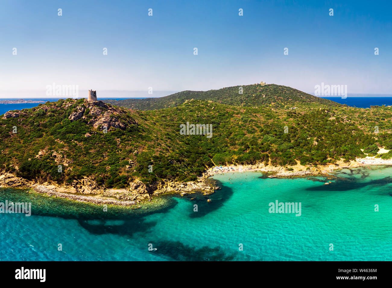 Playa Porto Giunco, Villasimius, Cerdeña, Italia. Cerdeña es la segunda isla más grande del Mar Mediterráneo. Foto de stock