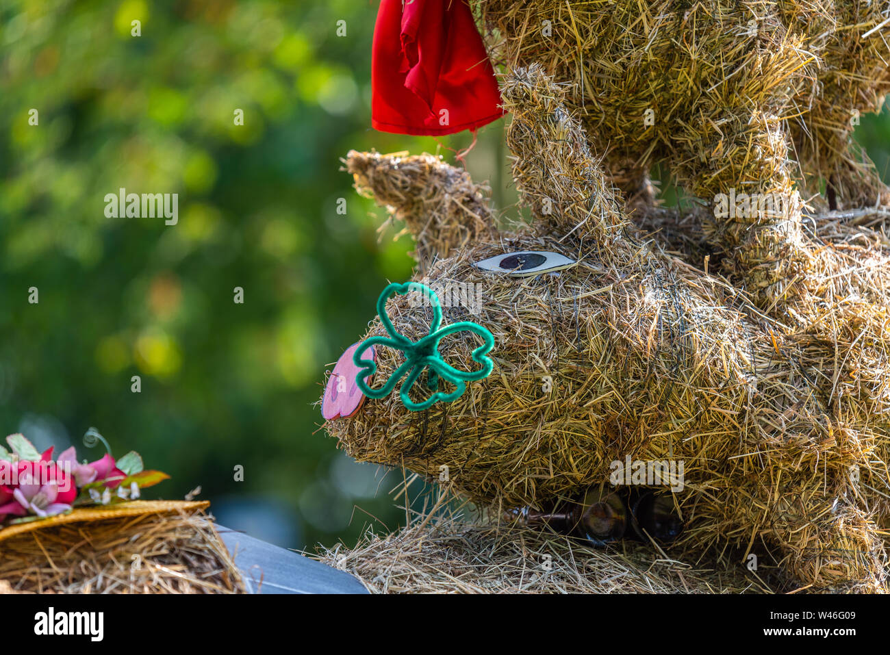 Varios montones de heno apiladas una encima de la otra Foto de stock