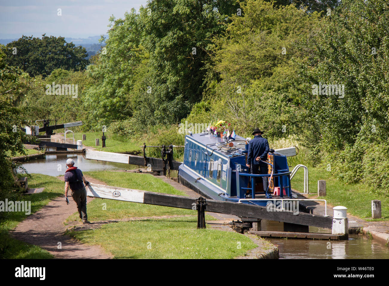 El paseo en bote por el Worcester y Birmingham Canal cerca de Tardebigge, Worcestershire, Inglaterra, Reino Unido. Foto de stock