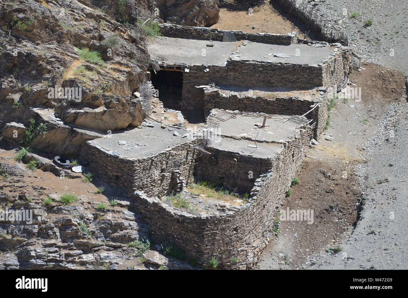 La arquitectura tradicional de las aldeas de montaña de Nuratau Ridge, Central de Uzbekistán Foto de stock