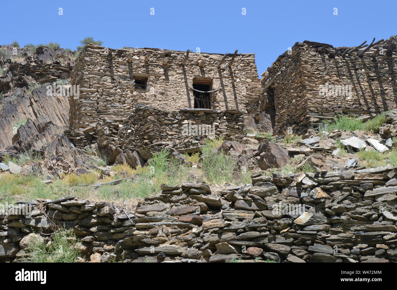 La arquitectura tradicional de las aldeas de montaña de Nuratau Ridge, Central de Uzbekistán Foto de stock