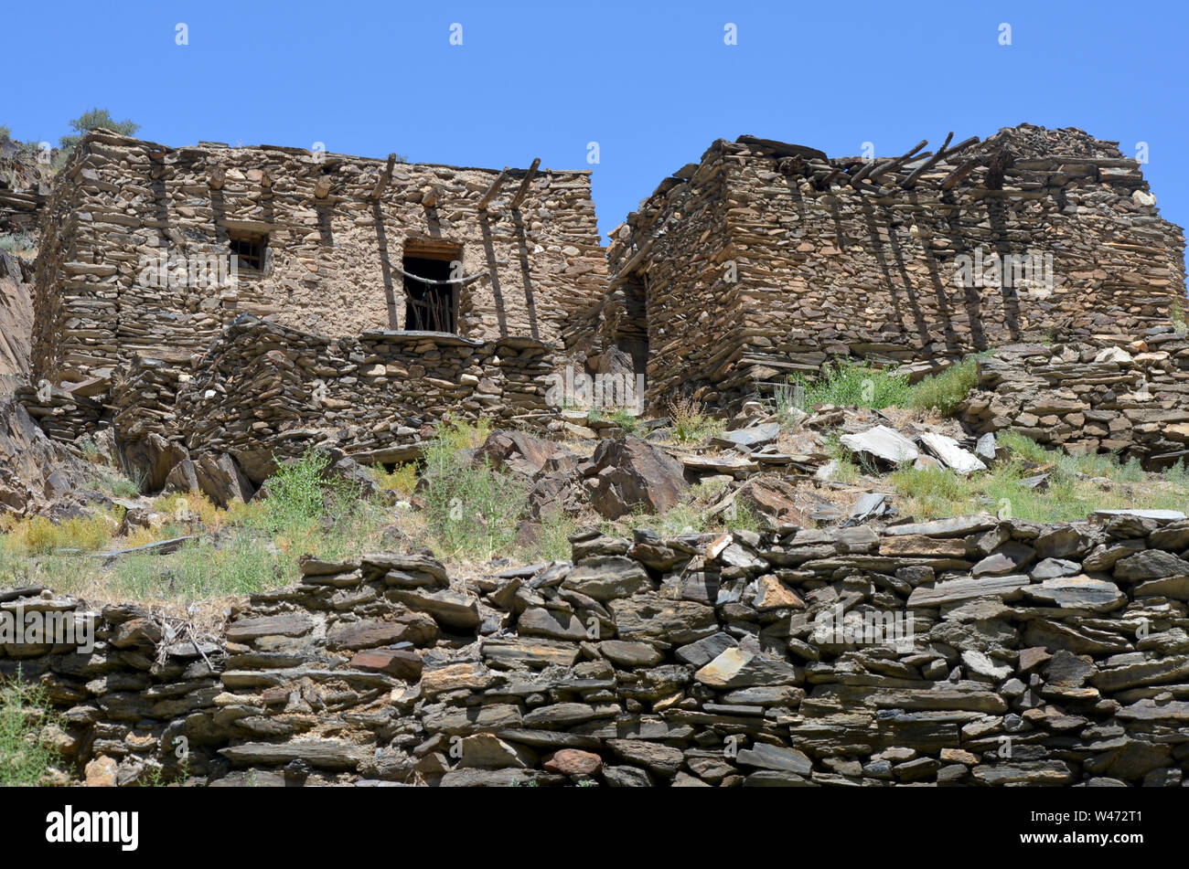 La arquitectura tradicional de las aldeas de montaña de Nuratau Ridge, Central de Uzbekistán Foto de stock