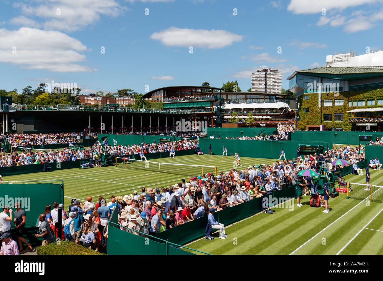 Vista general de los campeonatos de Wimbledon 2019. Celebrado en el All England Lawn Tennis Club, el Torneo de Tenis de Wimbledon. Foto de stock