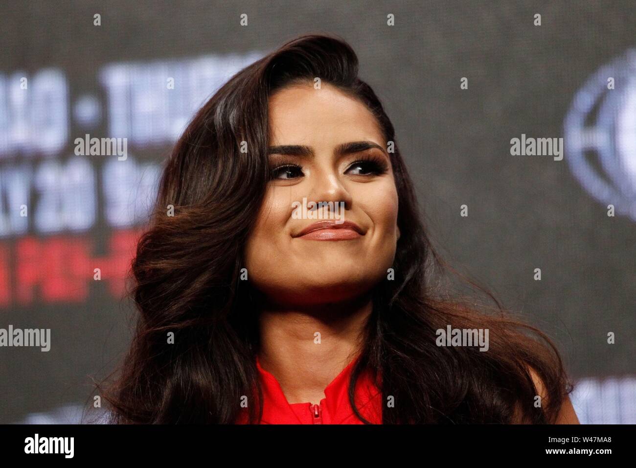 Tecate ring girl fotografías e imágenes de alta resolución Alamy