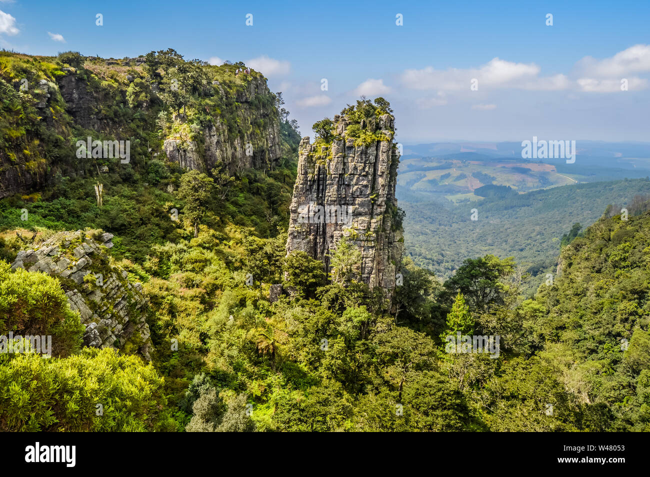 La Roca Pináculo muy altas rocas cuarcitas en Graskop Mpumalanga Sudáfrica Foto de stock