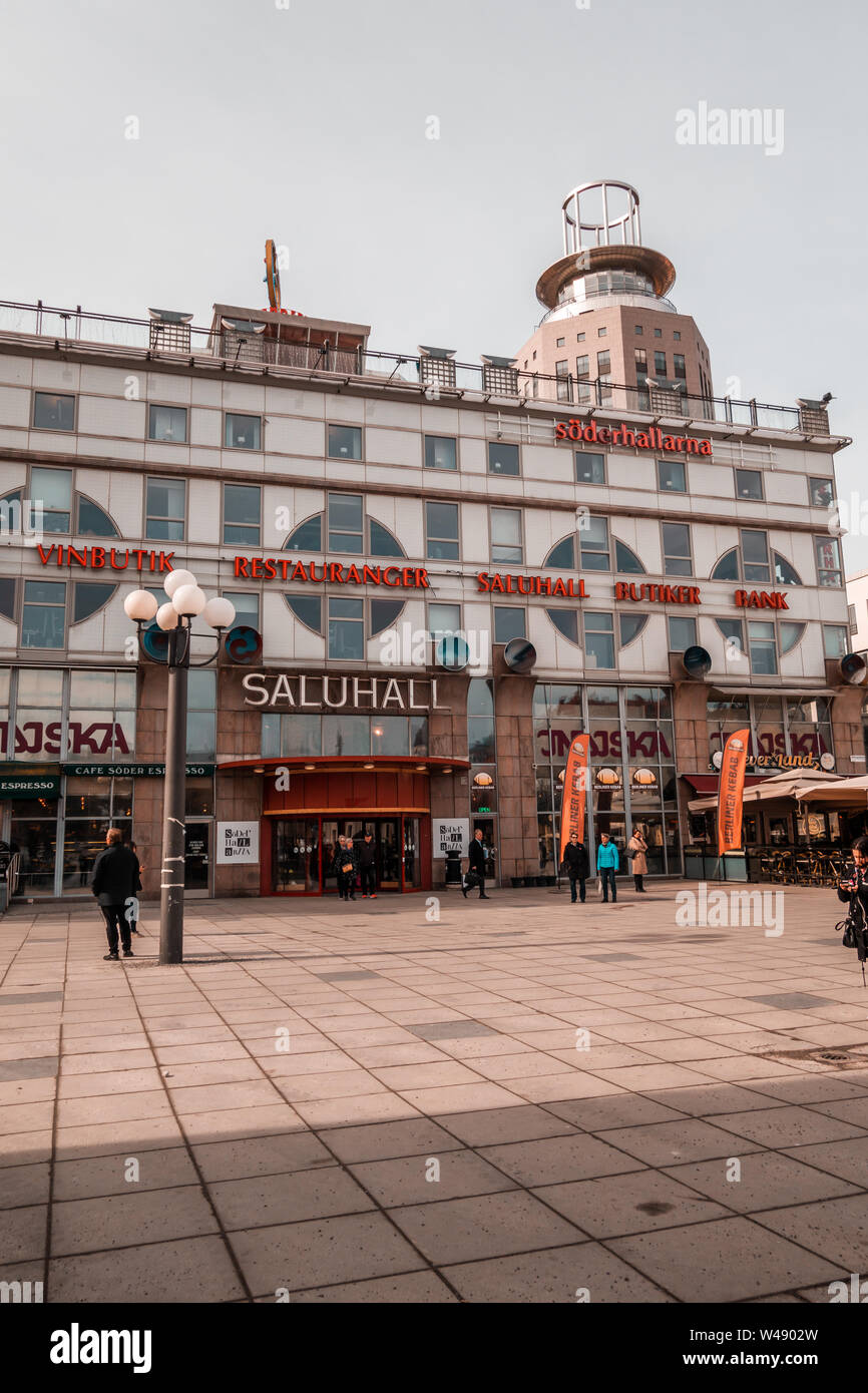 Estocolmo Suecia 28.03.2019 Editorial Soderhallarna en Medborgarplatsen en un soleado día de primavera Foto de stock