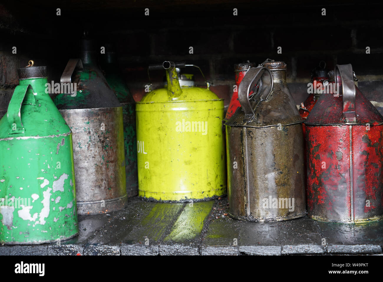 Ferrocarril Mid-Hants Latas de aceite Foto de stock