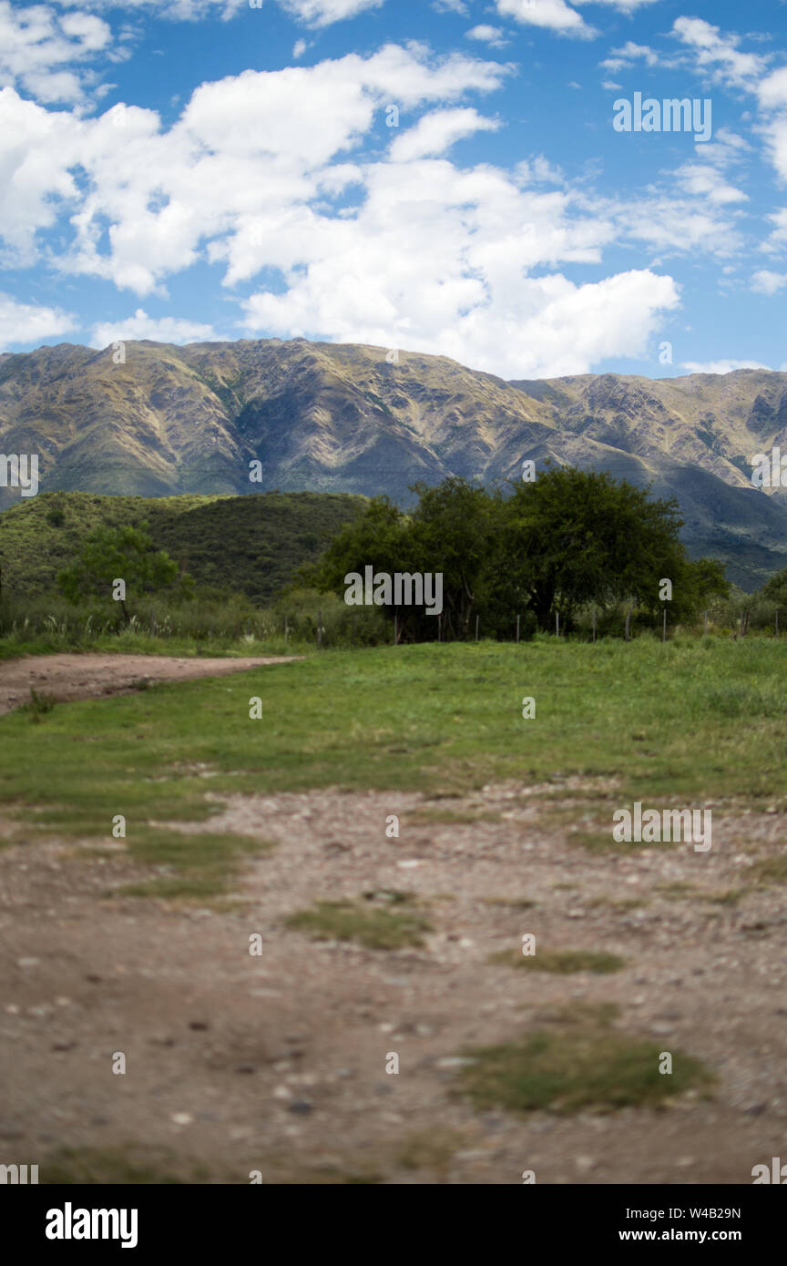 Vista desde la montaña en la provincia de San Luis Sierras de Córdoba y San Luis, Argentina Foto de stock