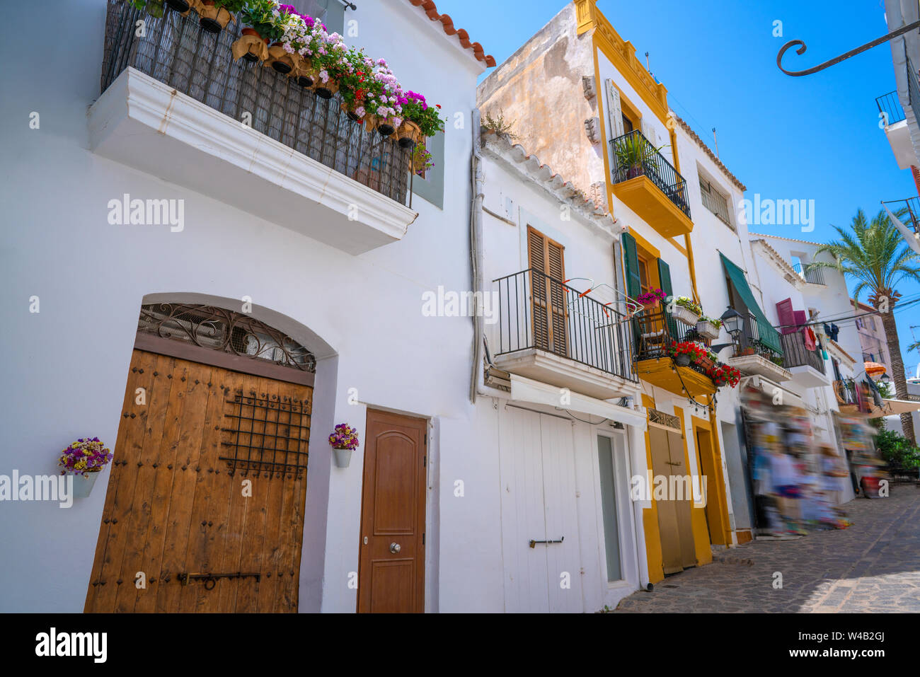 El centro de Ibiza Eivissa Dalt Vila fachadas en las Islas Baleares Foto de stock