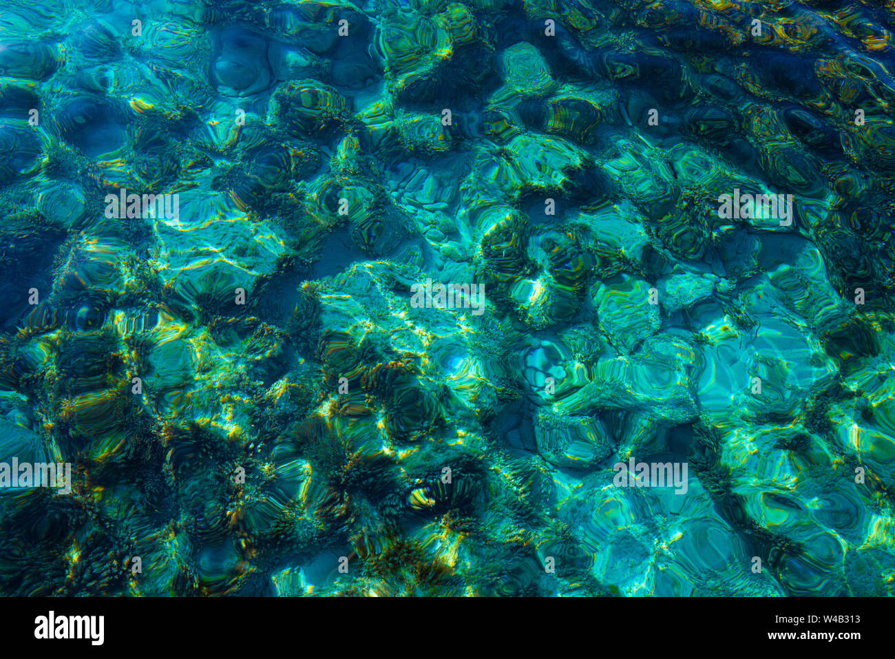 Ibiza Portinatx Arenal Gran Playa en Islas Baleares agua clara detalle Foto de stock