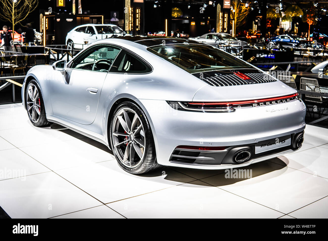 Bruselas, Bélgica, Jan 2019 silver Porsche 911 Carrera 4S, Bruselas Motor  Show, coches de ensueño, serie 991, 7ª generación, supercar construido por  Porsche Fotografía de stock - Alamy