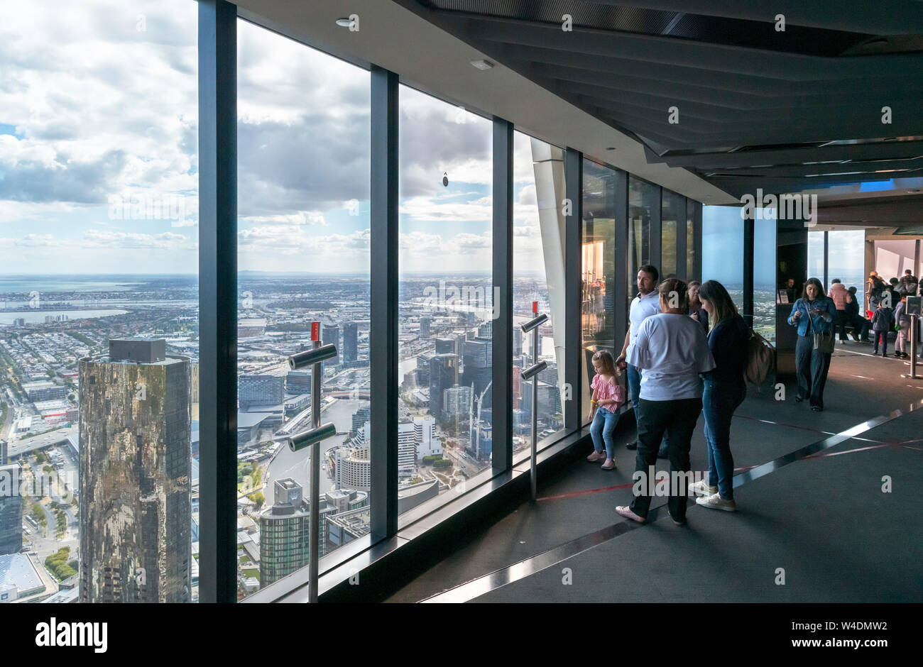 Vista aérea de la ciudad desde el mirador Eureka Skydeck 88, Torre Eureka, Melbourne, Victoria, Australia Foto de stock