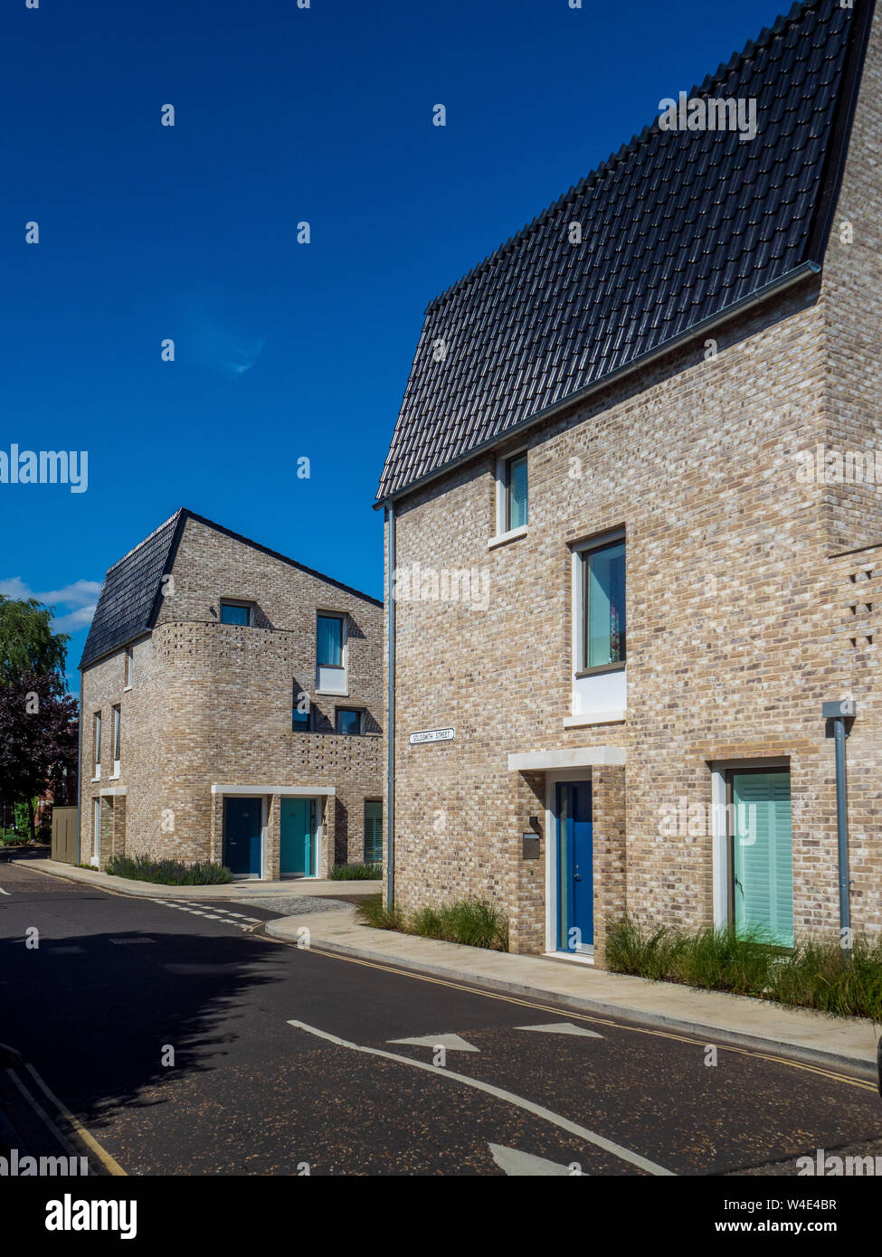 Goldsmith Street Norwich ganador del Premio Stirling 2019 - viviendas sociales, 105 Passivhaus casas energéticamente eficientes arquitecto Mikhail Riches con Cathy Hawley Foto de stock
