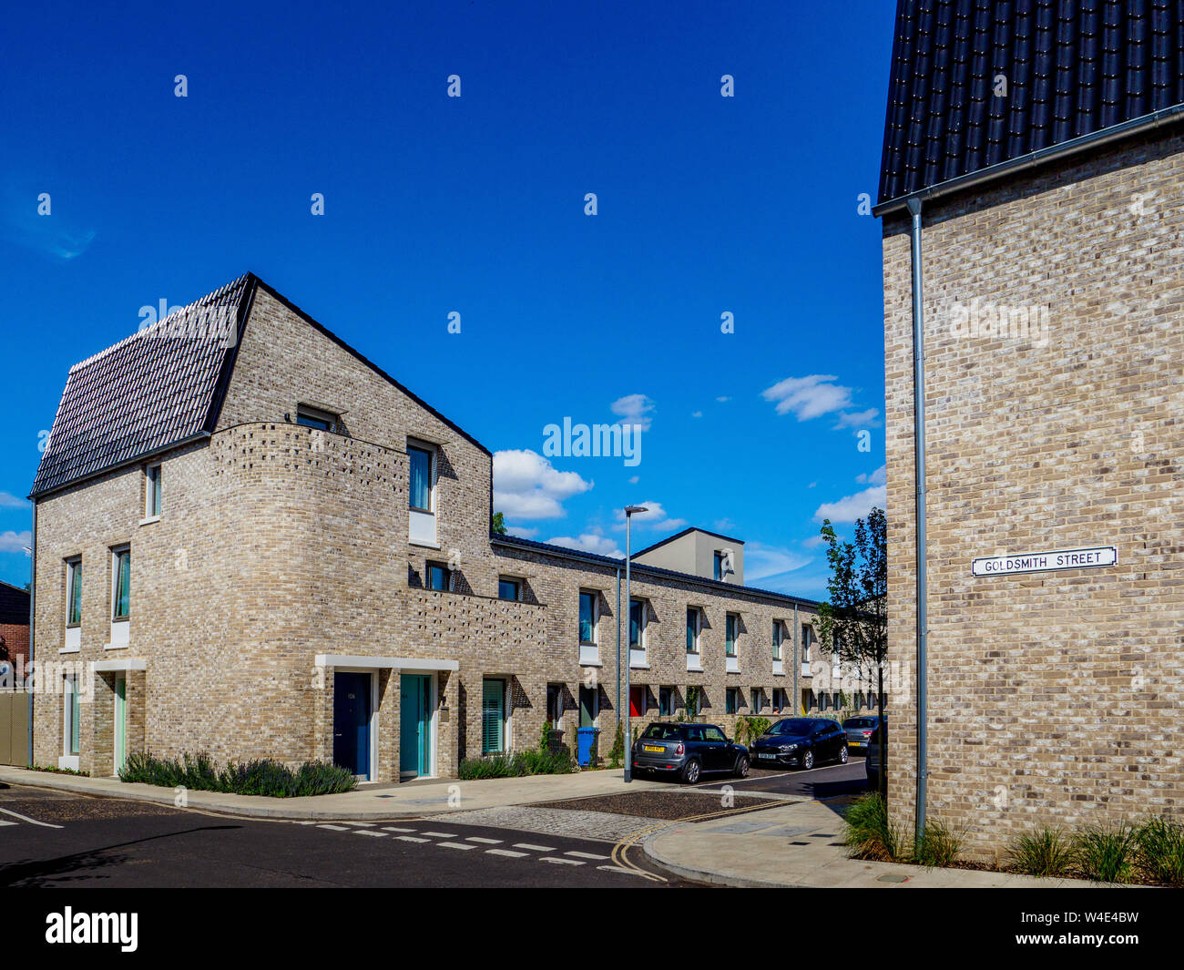 Goldsmith Street Norwich ganador del Premio Stirling 2019 - viviendas sociales, 105 Passivhaus casas energéticamente eficientes arquitecto Mikhail Riches con Cathy Hawley Foto de stock
