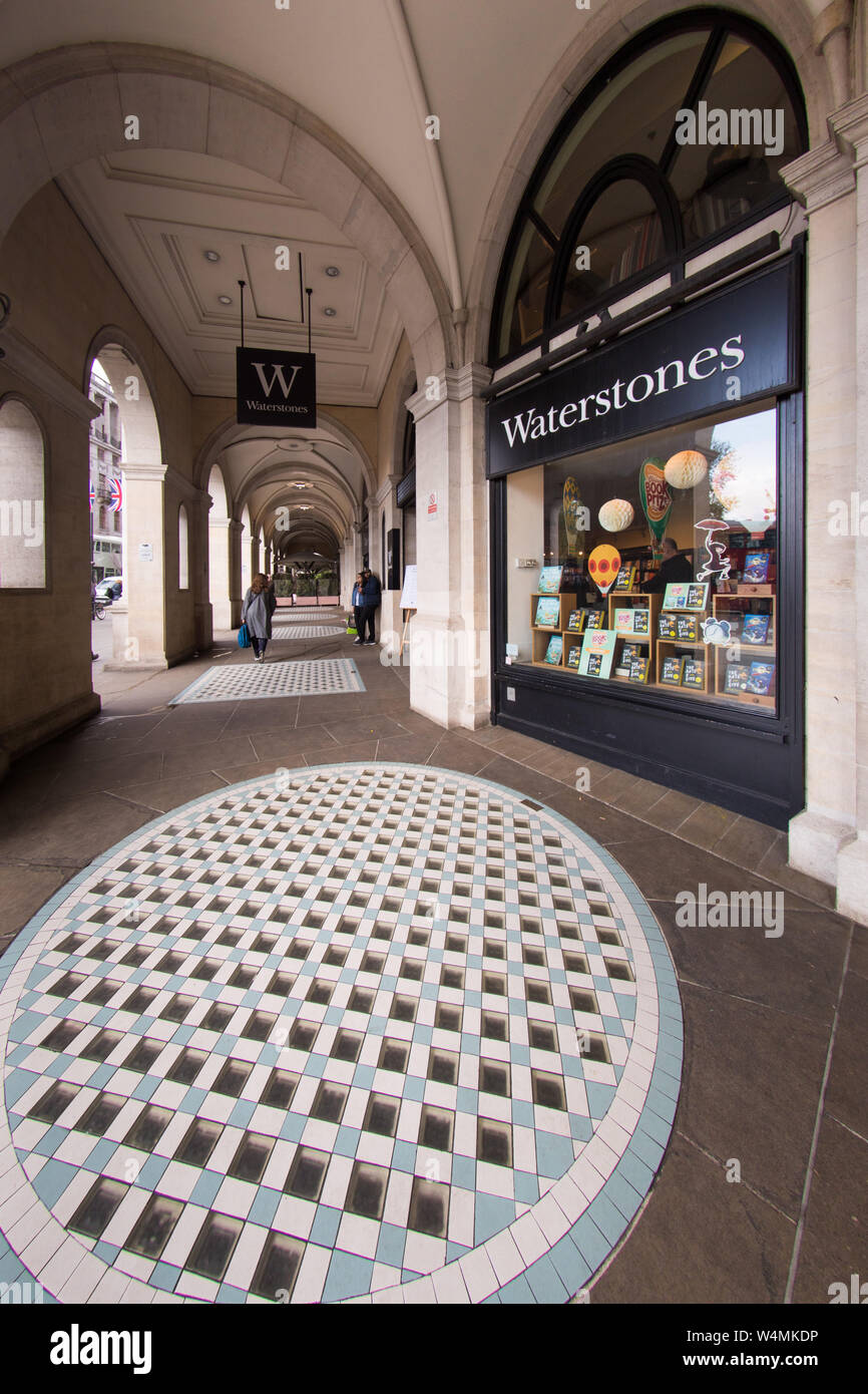Waterstones trafalgar square fotografías e imágenes de alta resolución