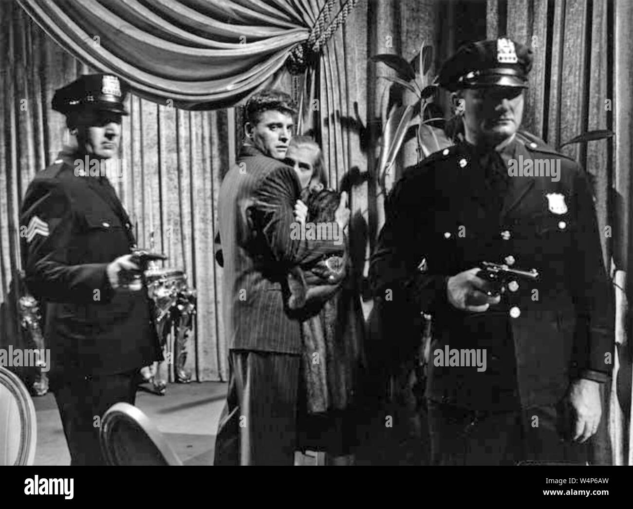 Yo camine solo 1947 Paramount Pictures film noir con Lizabeth Scott y Burt Lancaster Foto de stock