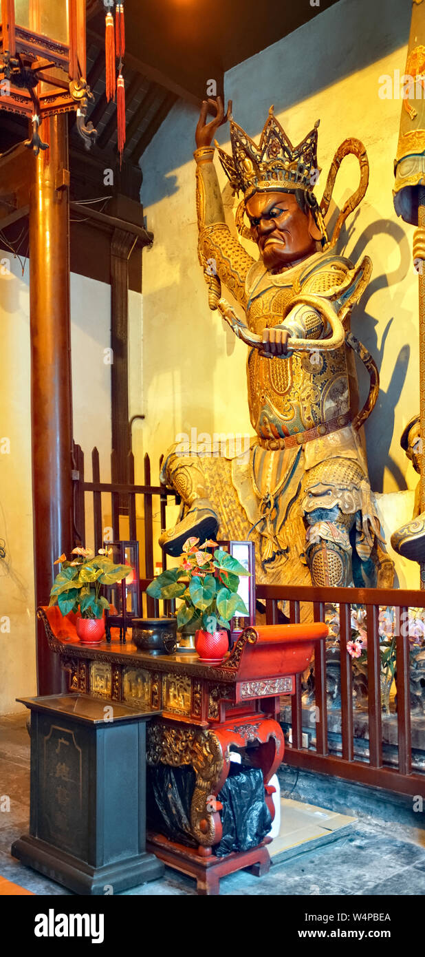 Templo del Buda de Jade - la guardia del templo. Shanghai, China, REPÚBLICA POPULAR CHINA Foto de stock