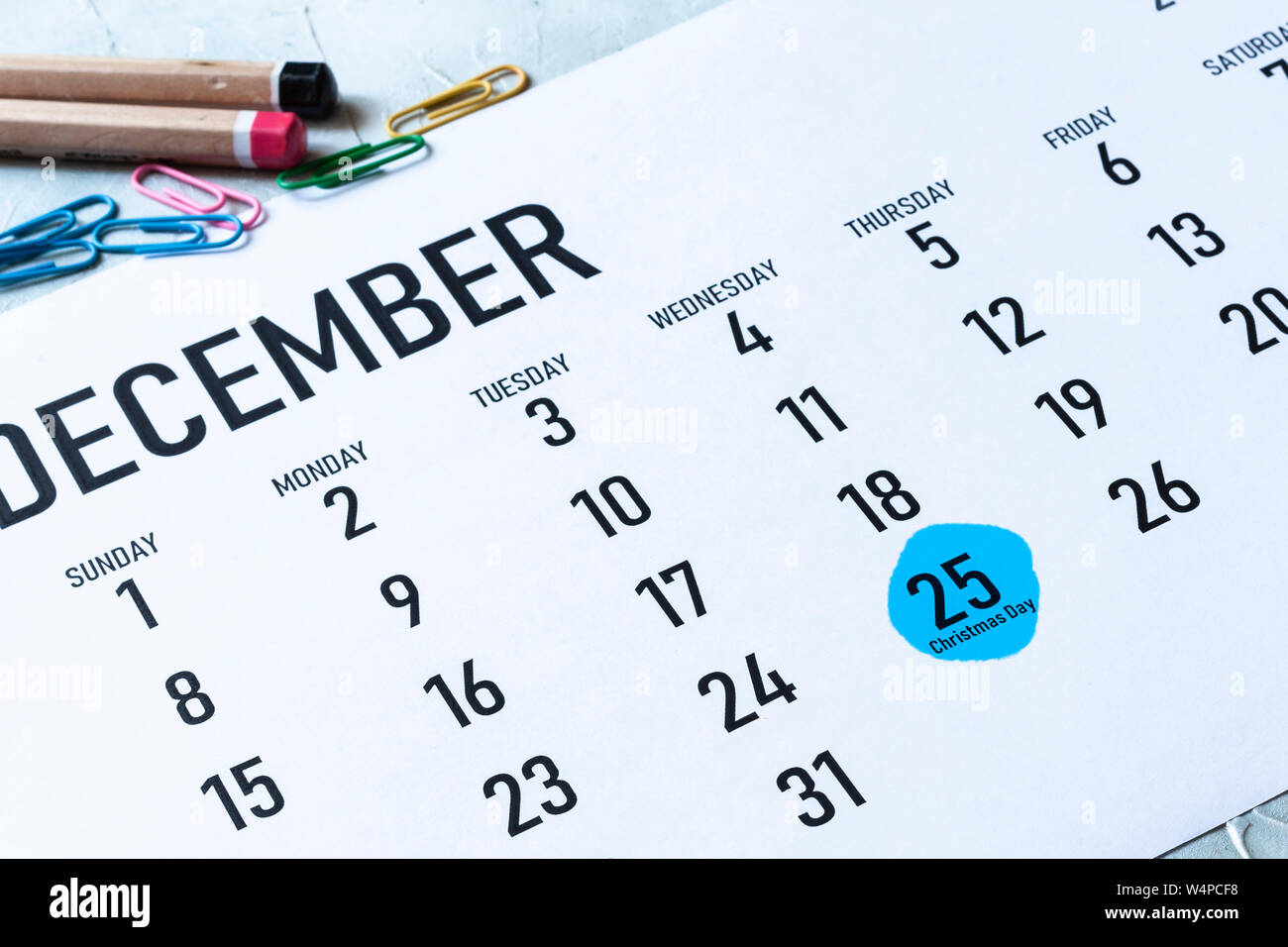 El día de Navidad - Miércoles, 25 de diciembre de 2019 está marcado en el  calendario Fotografía de stock - Alamy