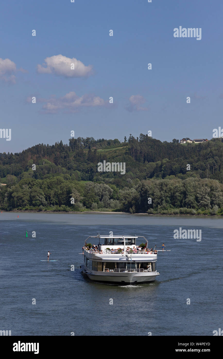 Excursión en barco Dreiflüsseeck (tres ríos corner), el cruce de Ilz, el Danubio y el Inn, Passau, Baja Baviera, Alemania Foto de stock