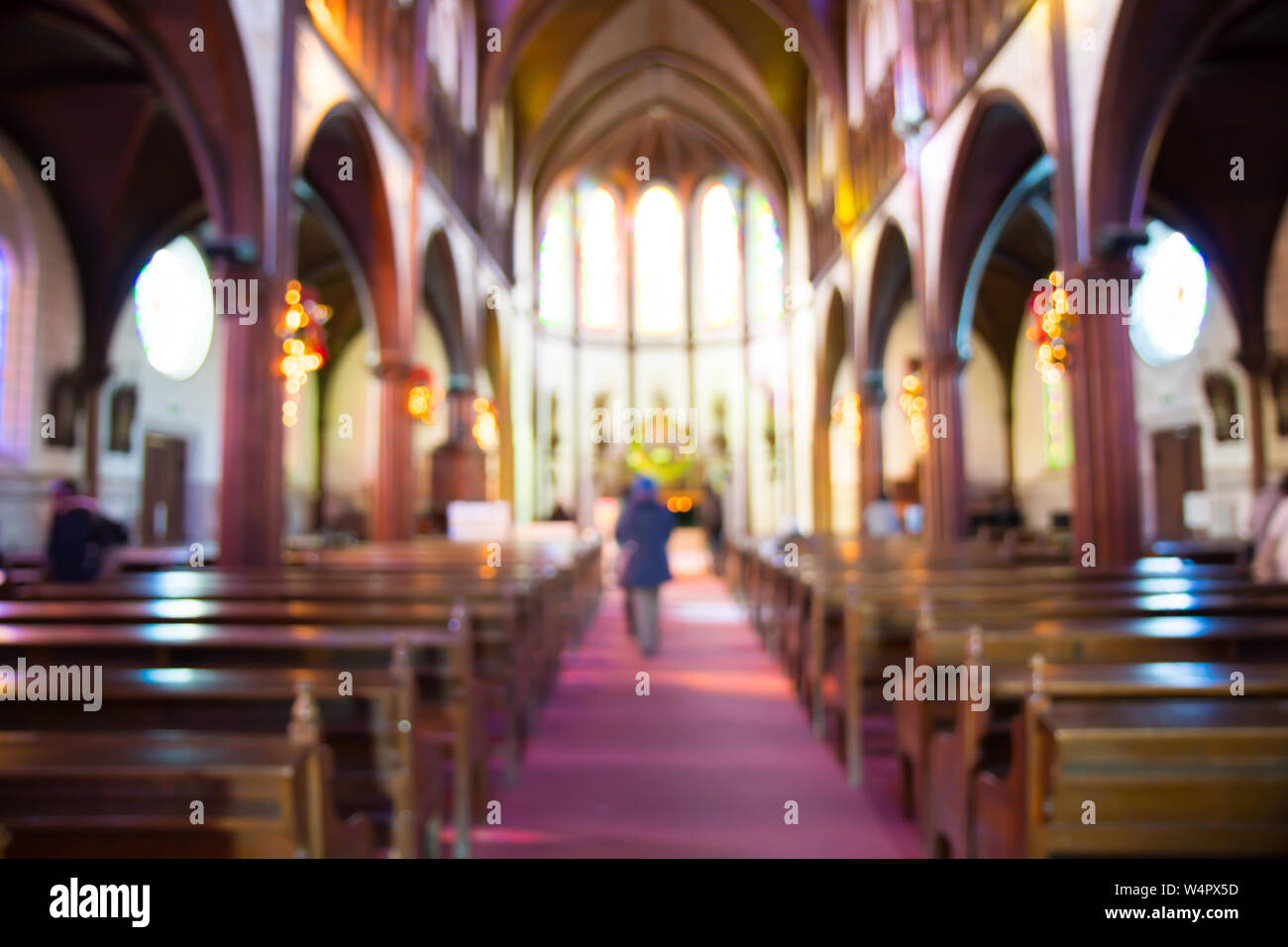 El interior de la iglesia el uso abstracto de desenfoque de fondo Fotografía de stock - Alamy El interior de la iglesia el uso abstracto de desenfoque de fondo Fotografía de stock - Alamy