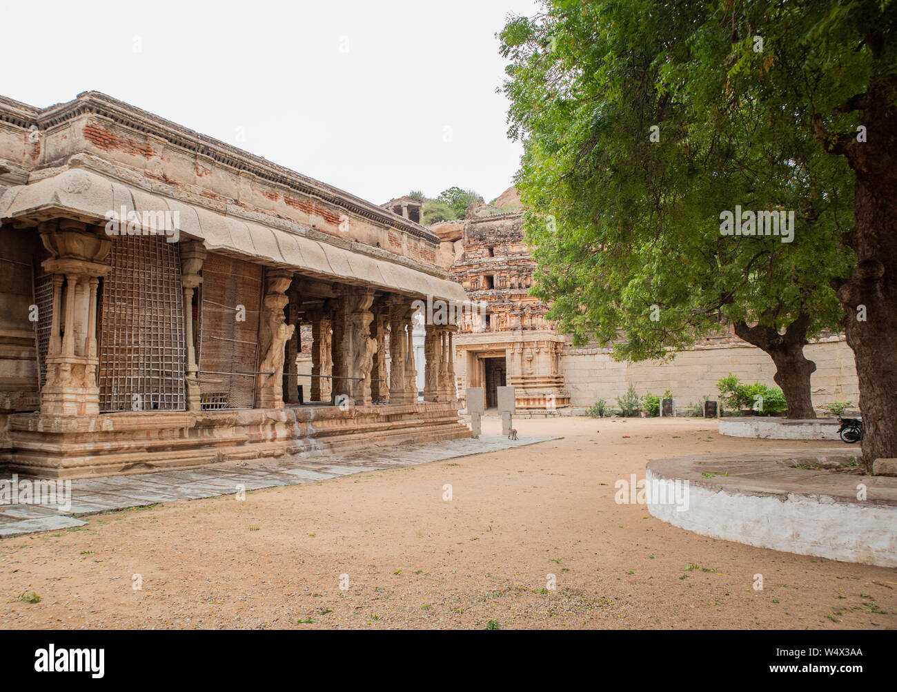 Vista interior del templo, Hampi Malyavanta Raghunatha , Karnataka Foto de stock