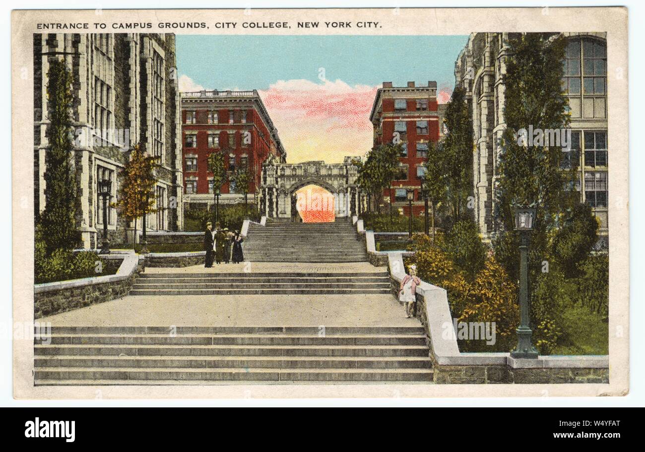 Tarjeta postal ilustrada del City College de Nueva York, en la Ciudad de Nueva York, publicado por Manhattan Tarjeta Post Co, 1920. Desde la Biblioteca Pública de Nueva York. () Foto de stock