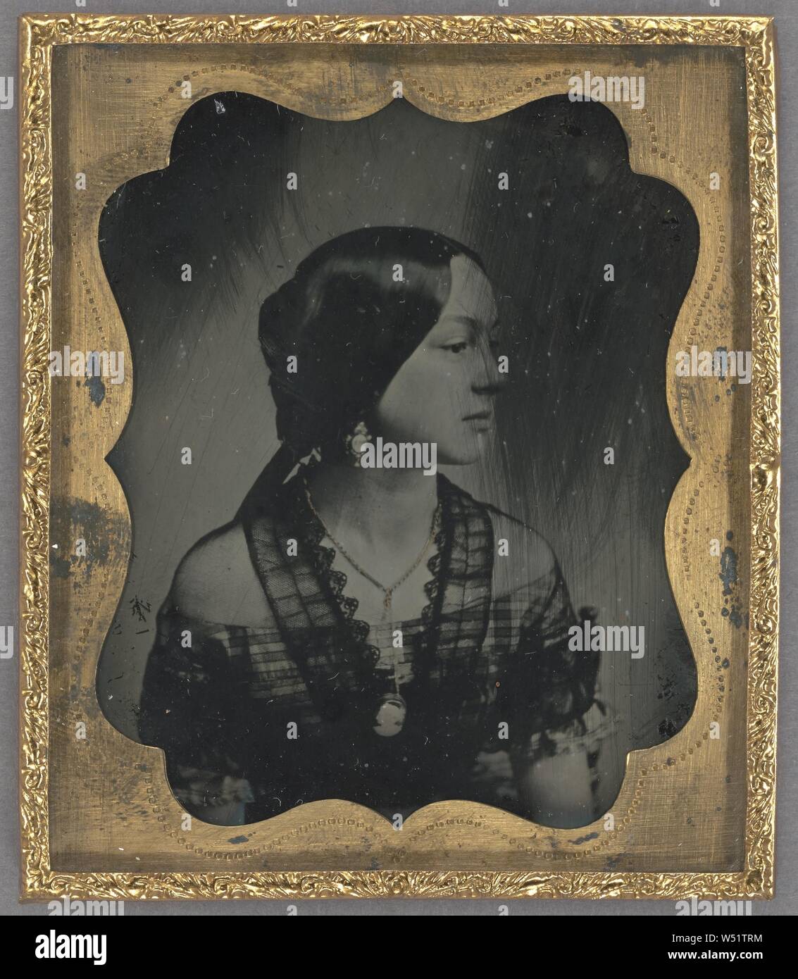Perfil retrato de una mujer joven, Desconocido maker, americano, alrededor de 1860, Ambrotype Foto de stock
