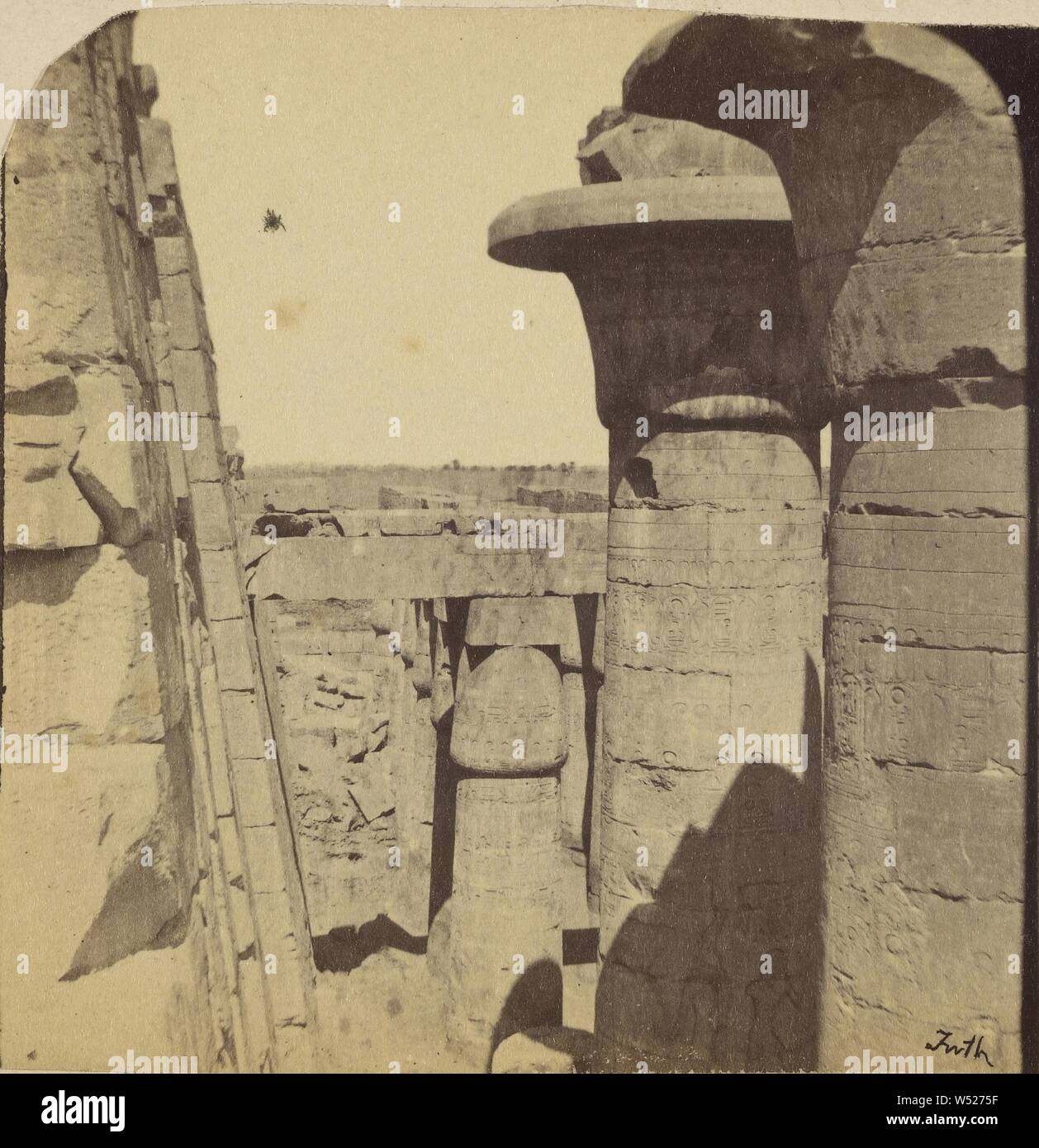 El Templo de Karnac. Tebas., Francis Frith (inglés, 1822 - 1898), 1859-1860, albúmina imprimir plata Foto de stock