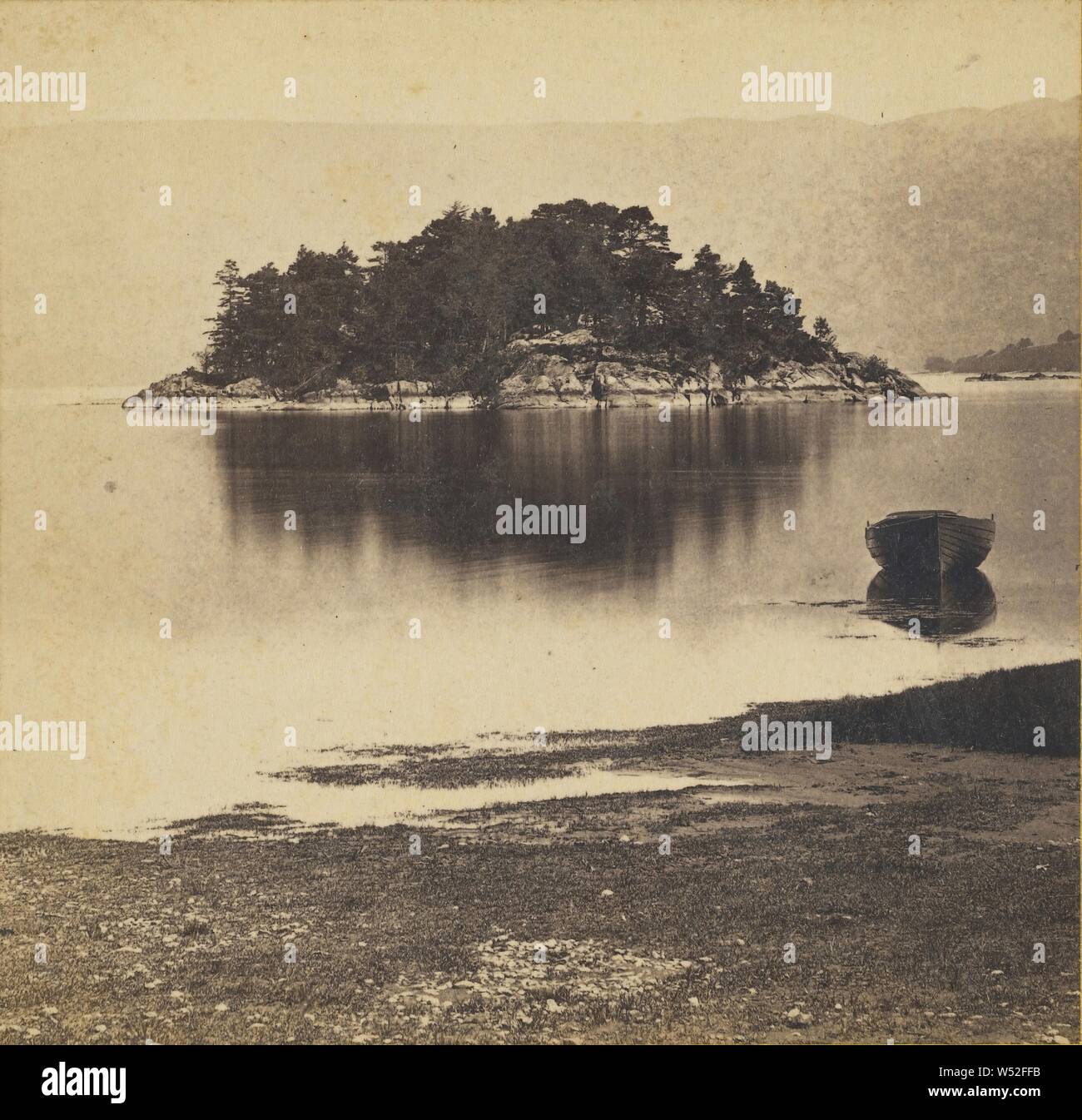 La Isla de brezo, Loch Lomond, James Valentine (Escocia, 1815 - 1879), hacia 1870, la albúmina imprimir plata Foto de stock