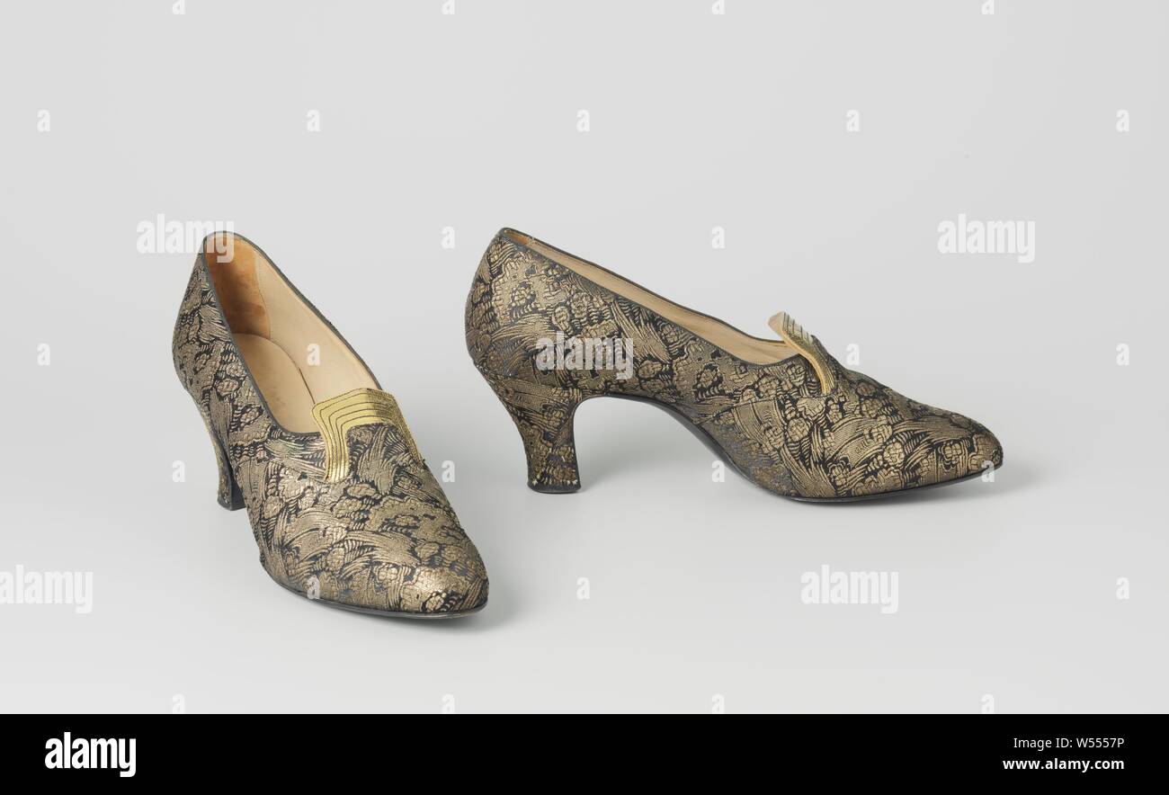 Par de zapatos de mujer mujer negro y oro Rechterdamess brocade zapato,  zapato de oro negro con Brocade. Modelo: punta redonda, moldeadas de modelo  con colgajo de acolchado de cuero color dorado.