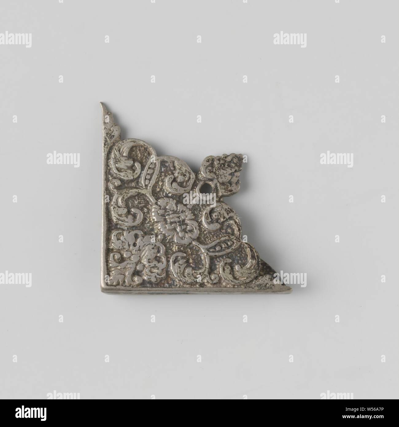 La encuadernación de los libros, el ángulo de enlace de plata., anónimos,  c. 1800 - c. 1900, plata (metal), l 3,0 cm × W 3,0 cm × W 8 Fotografía de  stock - Alamy
