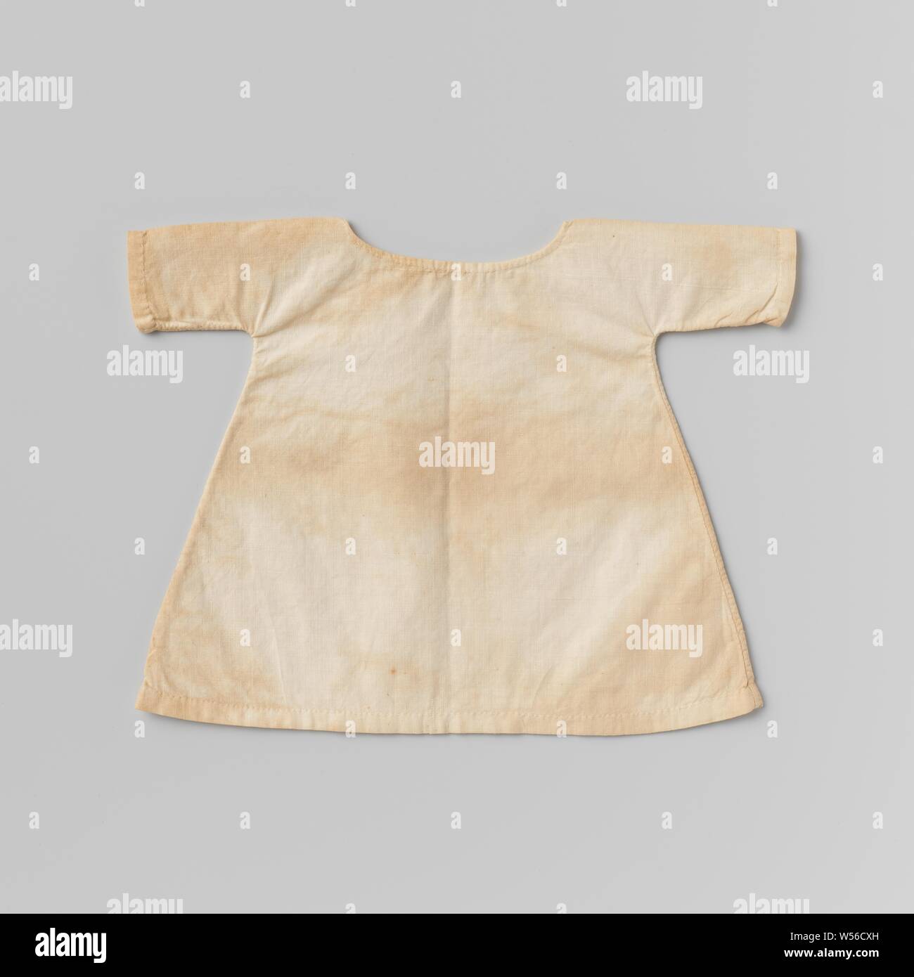 Camisa, una camisa larga (para hombres, mujeres y niños?) de algodón fino,  muy bien acabados