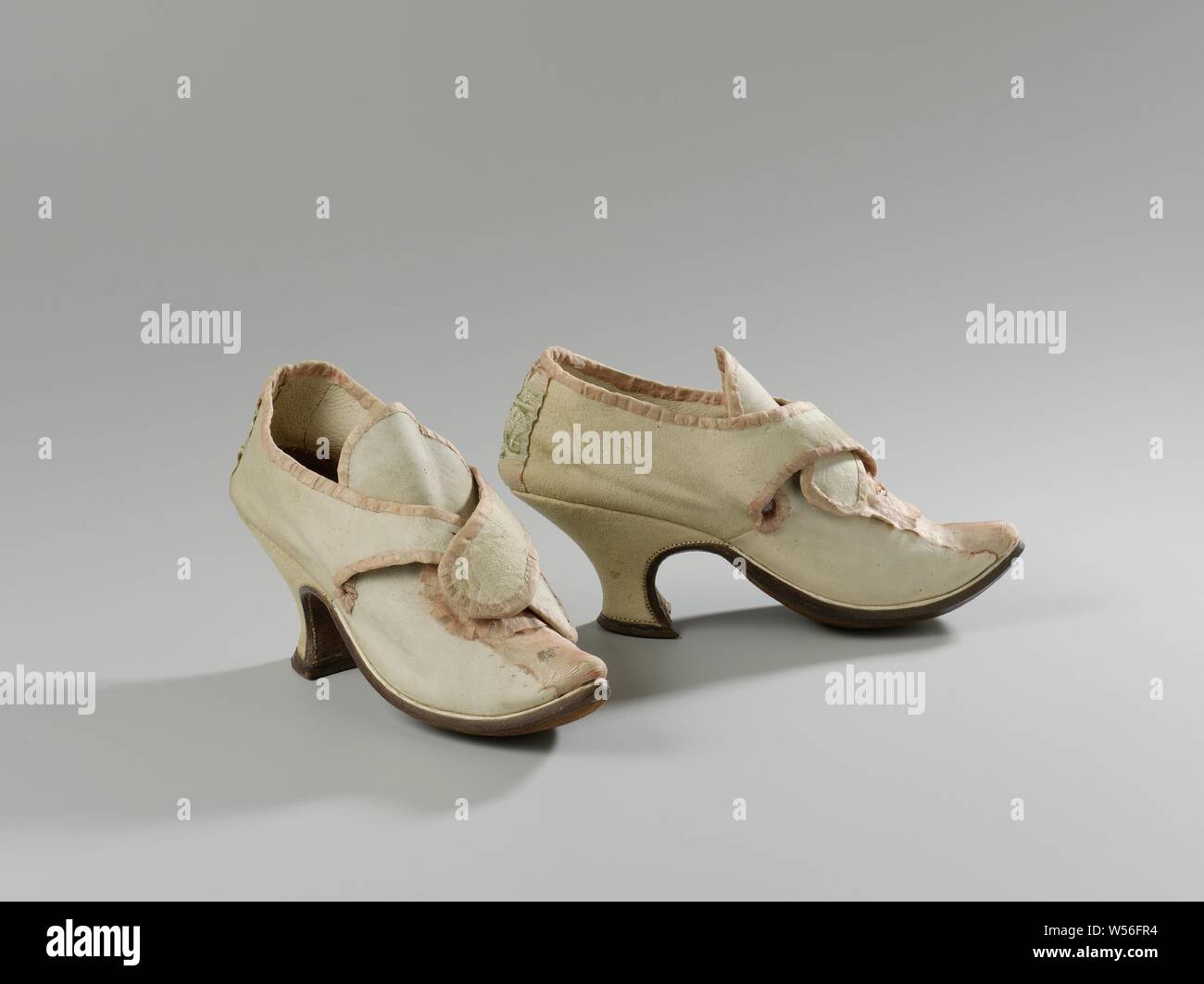 Zapato rosa para mujer fotografías e imágenes de alta resolución - Alamy