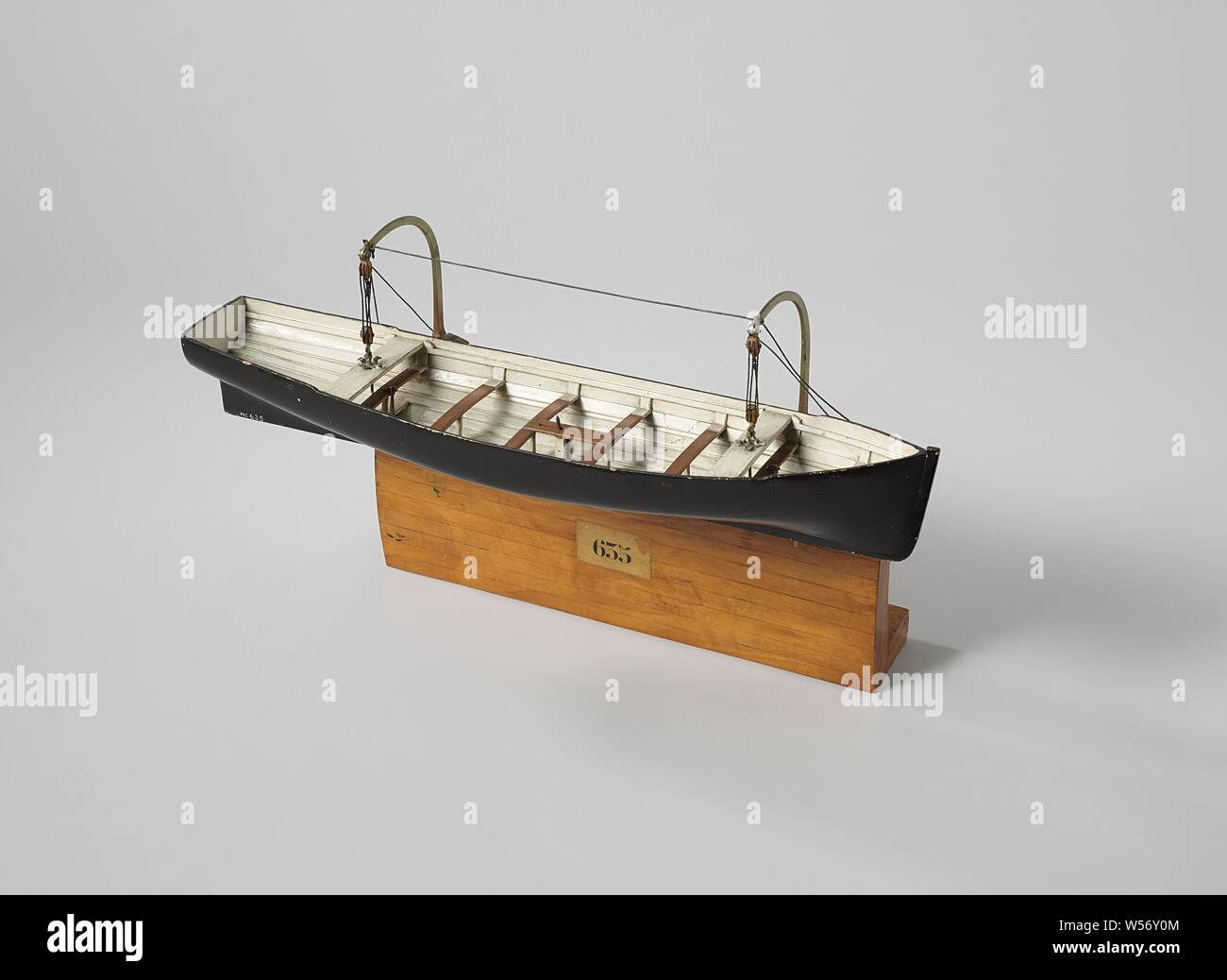 Modelo de un bote salvavidas, modelo de liberación de una parte de la pared  del barco con dos uñas Rijkswerf avits., Vlissingen, c. 1857 - c. 1858,  madera (material vegetal), latón (aleación),