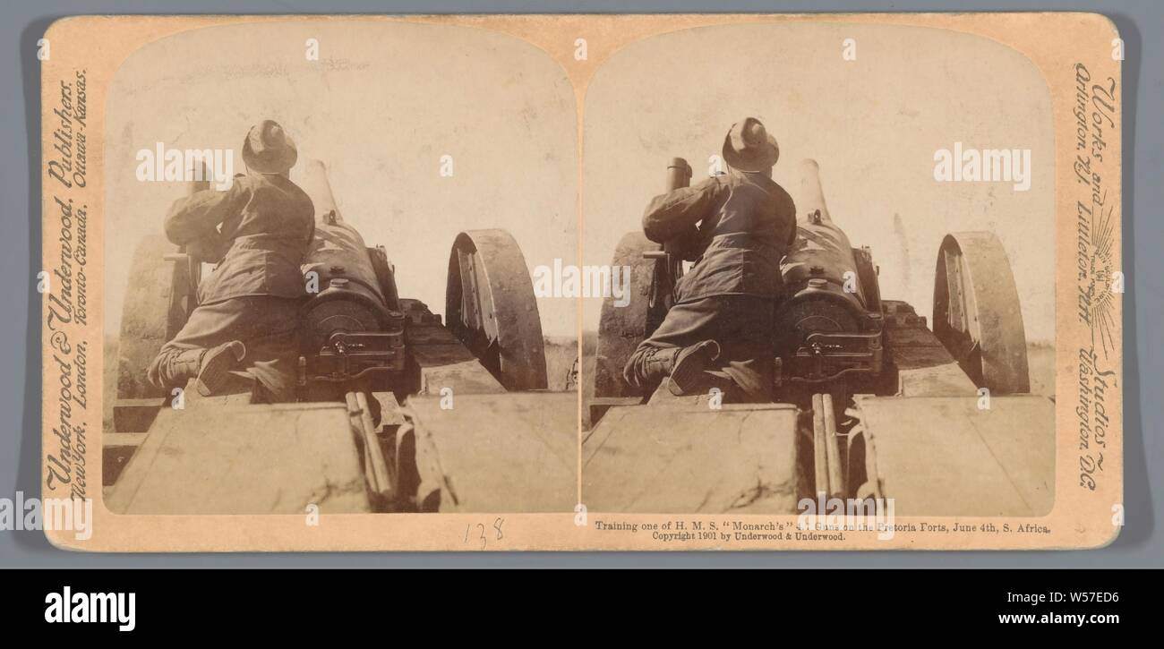 Entrenamiento del H.M.S. 'Monarchs ' 4.7 cañones de las fortalezas de Pretoria, June 4th, S. Africa, Underwood y Underwood, 1901 Foto de stock
