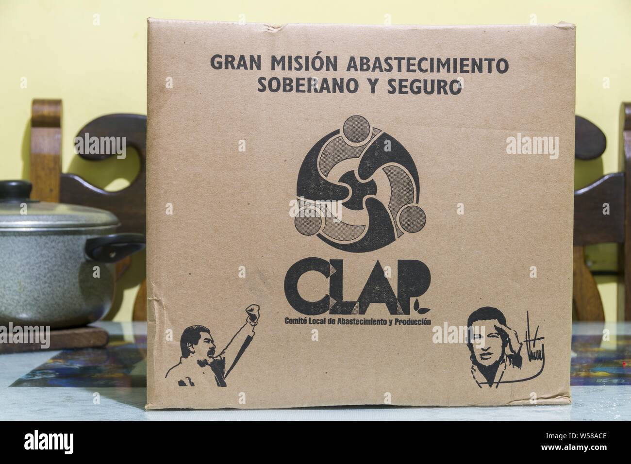 El 24 de julio de 2019, Caracas, Distrito Capital, Venezuela: Caja de  alimentos básicos, también comúnmente llamados Caja Clap. (Gran Misión de  abastecimiento seguro y soberano) abreviaturas.(CLAP) provienen de: los  comités locales