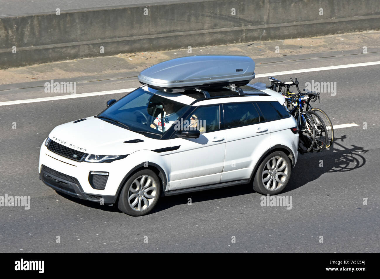 Portaequipajes para techo de coche fotografías e imágenes de alta