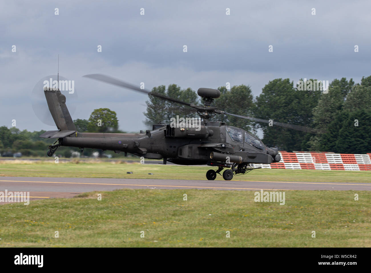 Boeing AH-64D Apache Arco despegar al final del RIAT en RAF Fairford. Foto de stock